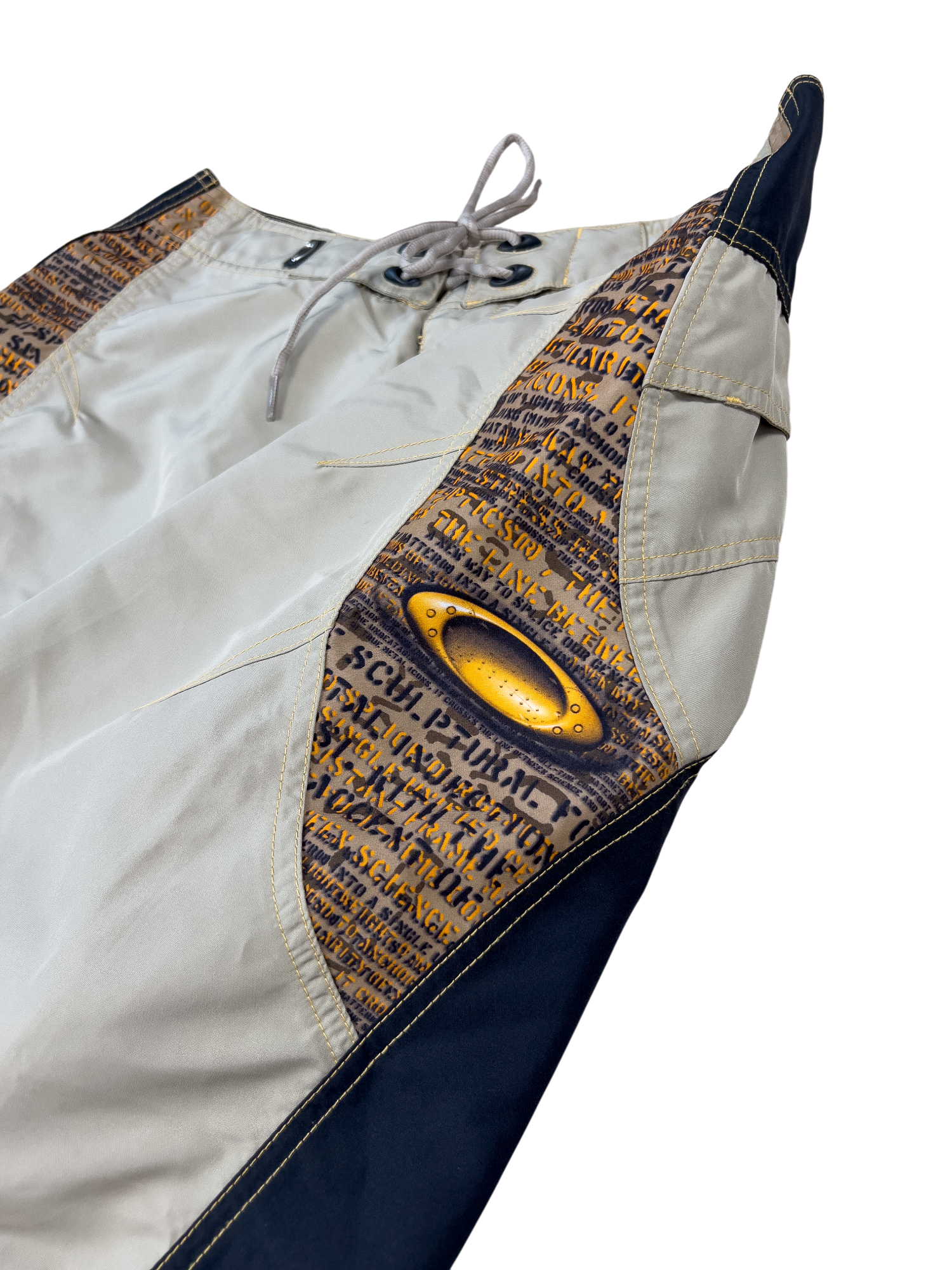 Oakley Plates 2.4 BoardShort New Khaki Baggy Deadstock - cloakerstore
