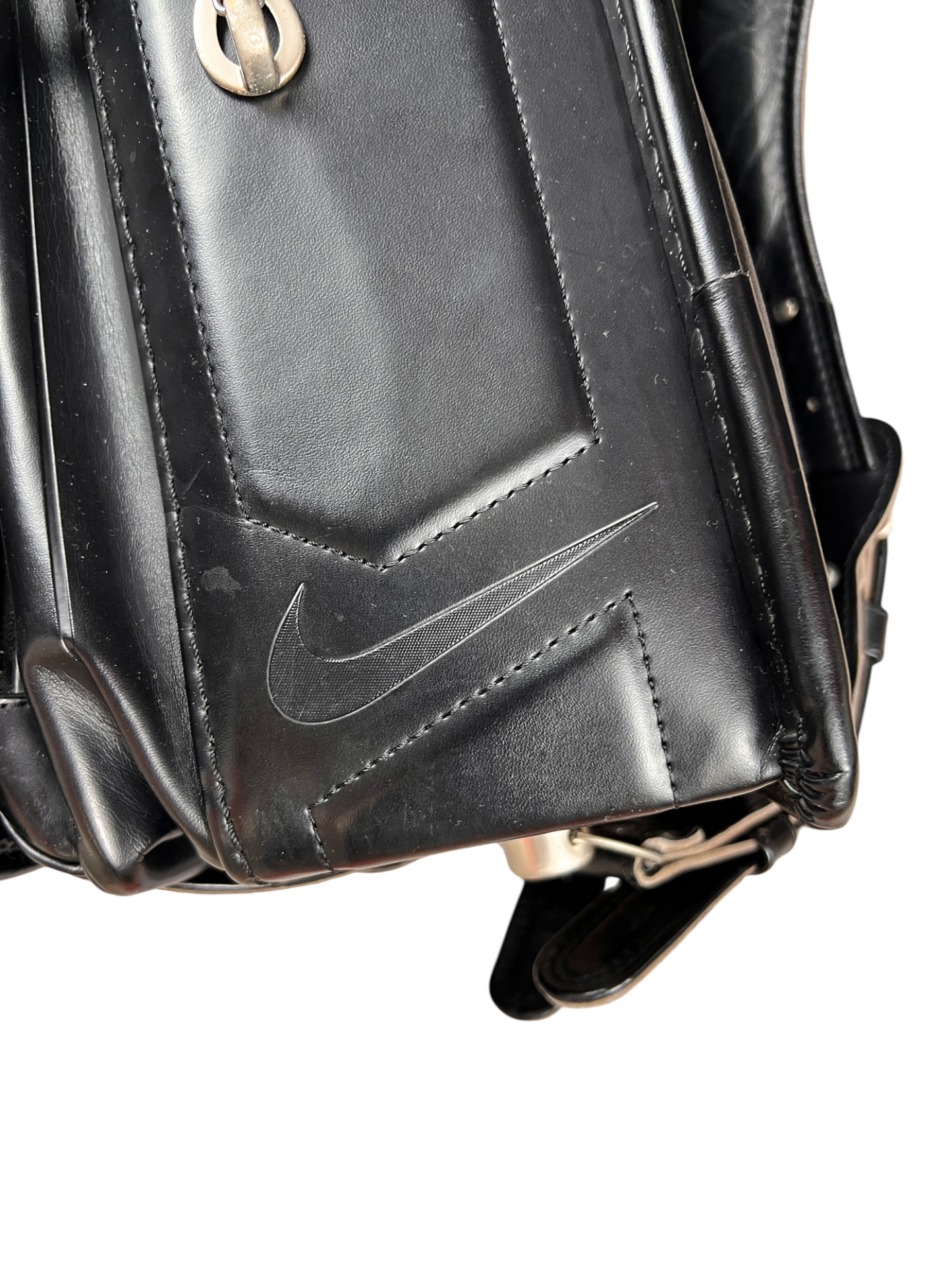 Nike Randoseru blackout - flap corner with the tonal Swoosh