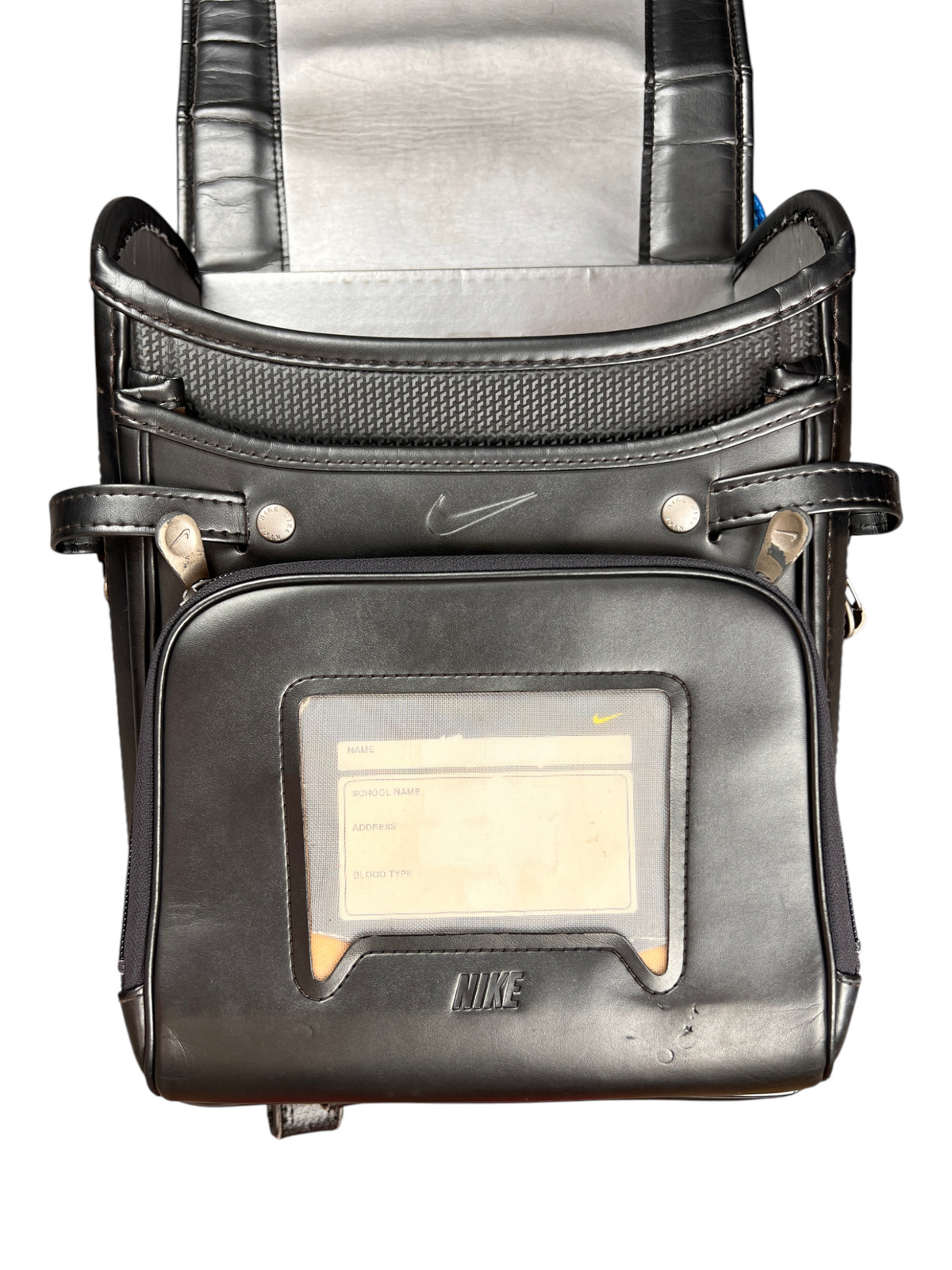Nike Randoseru gunmetal and blue - interior with the name-card window under the flap