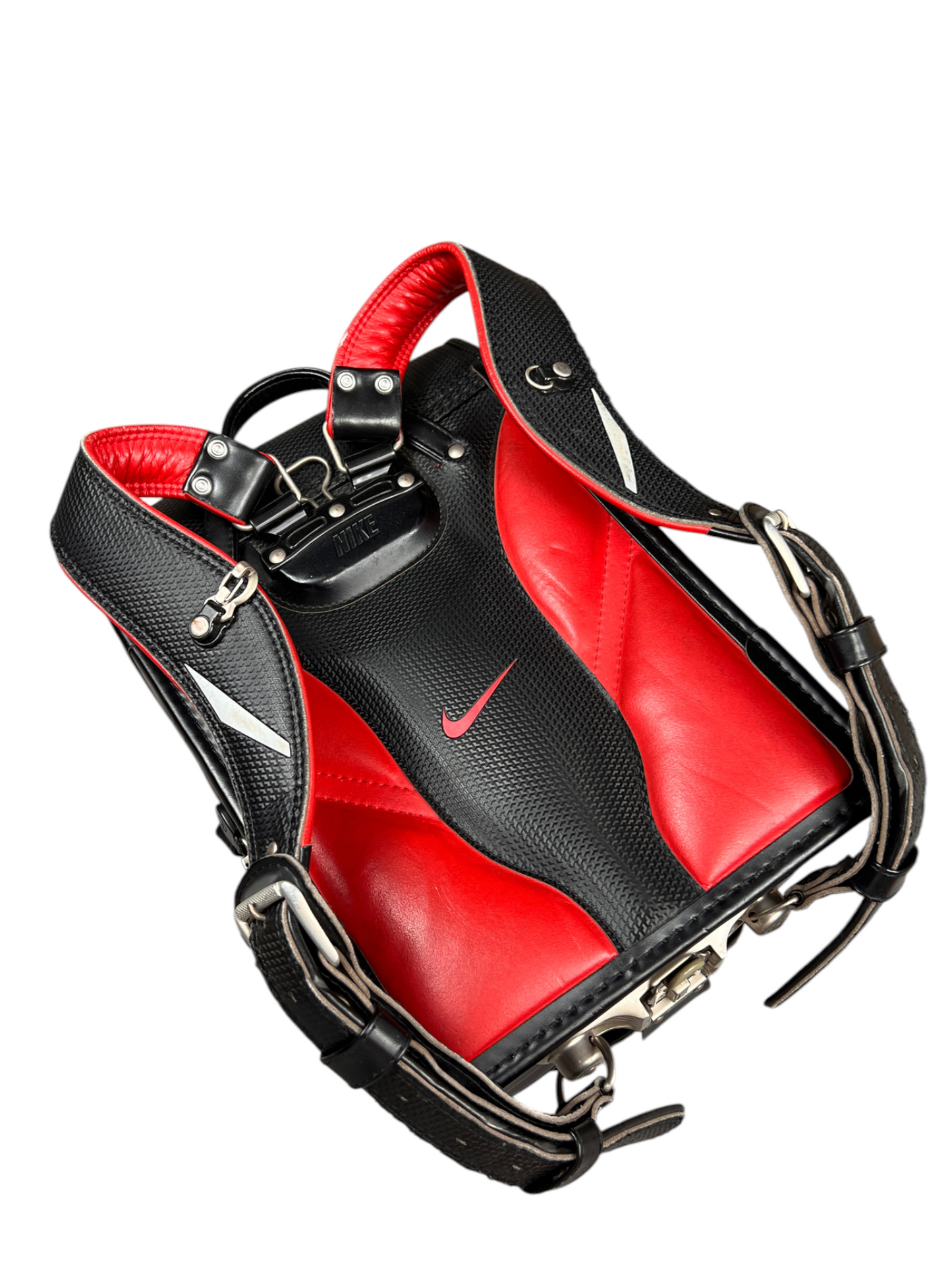 Nike Randoseru black and red - three-quarter view of the red-lined straps