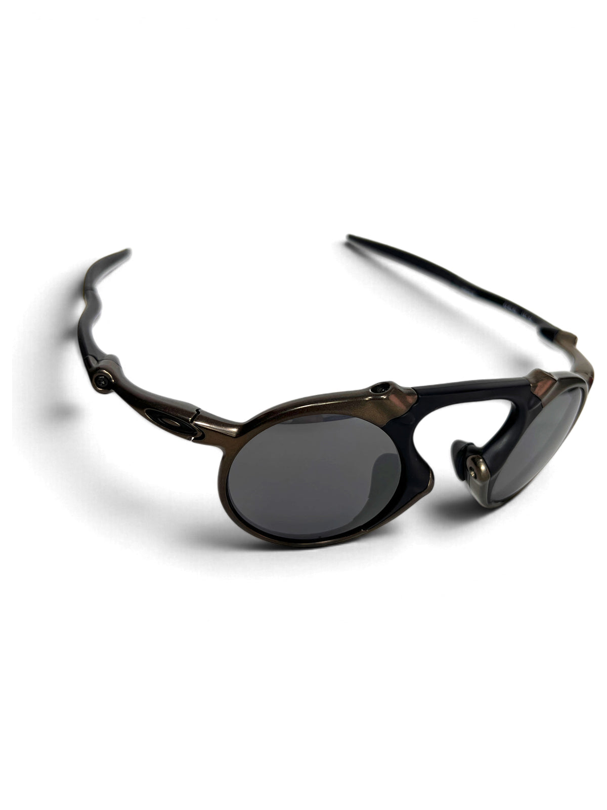 Oakley Madman X-Metal Pewter OO6019-02, three-quarter view with Black Iridium Polarized lenses