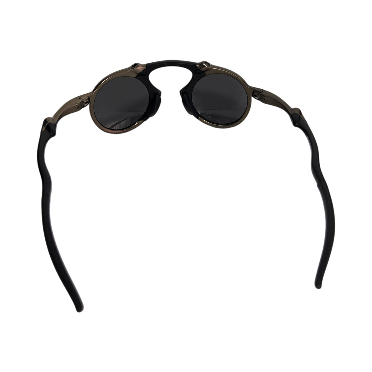 Top view of the Oakley Madman pewter frame and bridge
