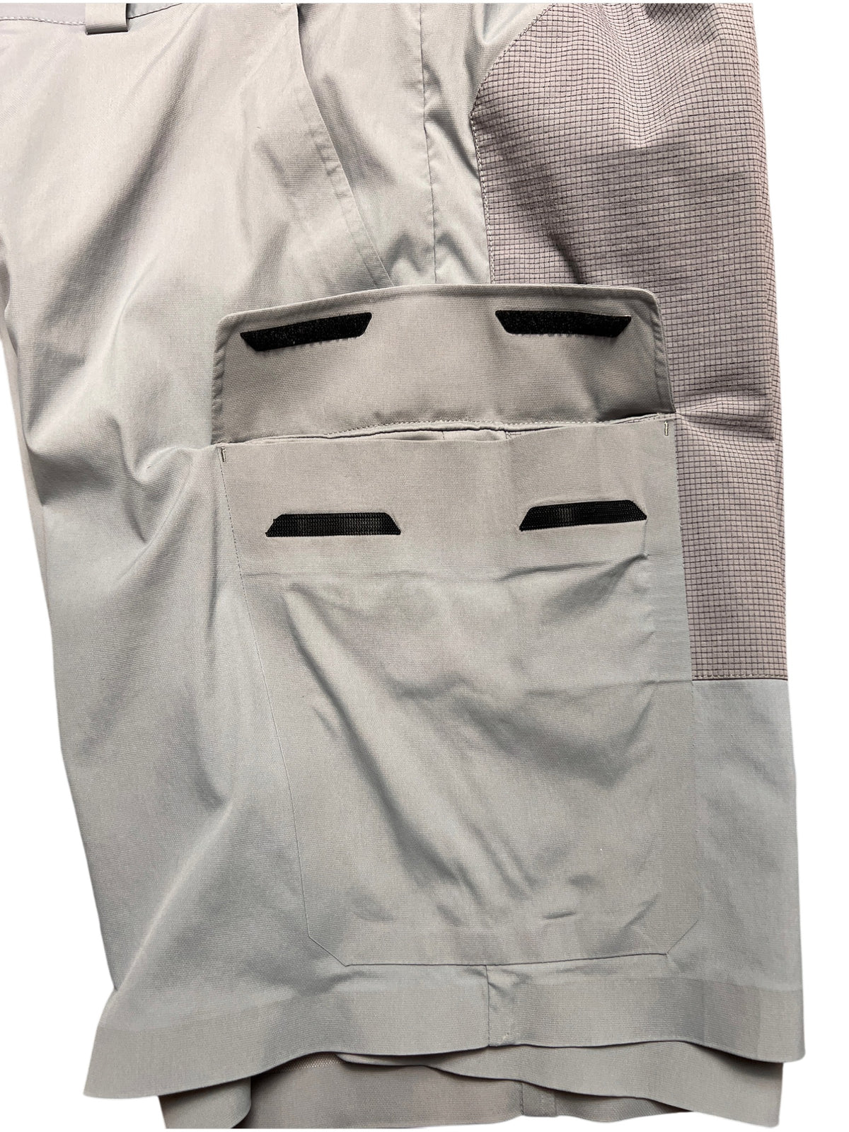 Prada Linea Rossa Luna Rossa Pirelli cargo shorts, grey, size 50